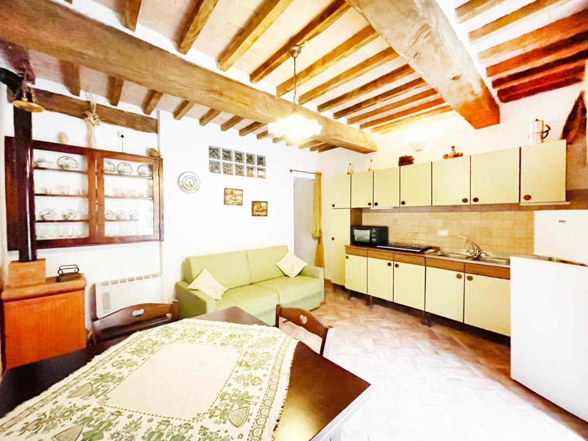 Angolino Appartamento In Centro E Terme A 10 Min San Quirico dʼOrcia Екстериор снимка